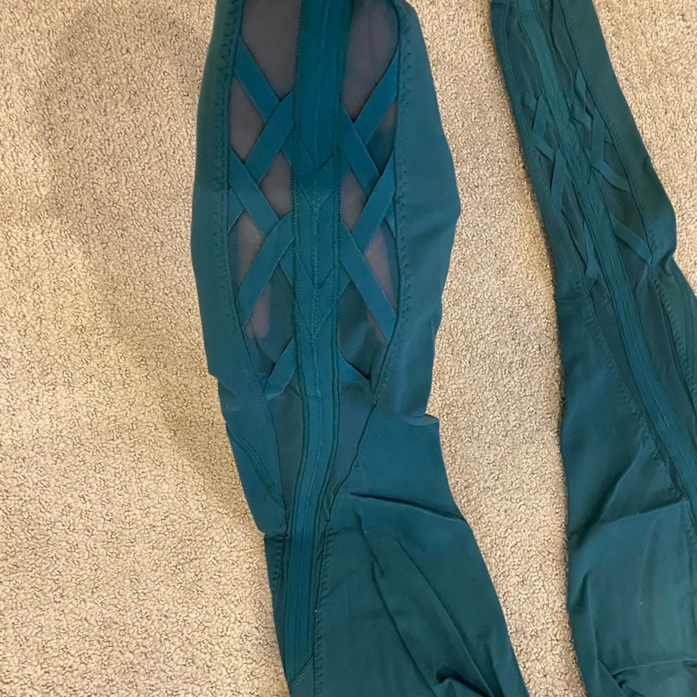 Lulu Lemon Jade Green leggings with mesh